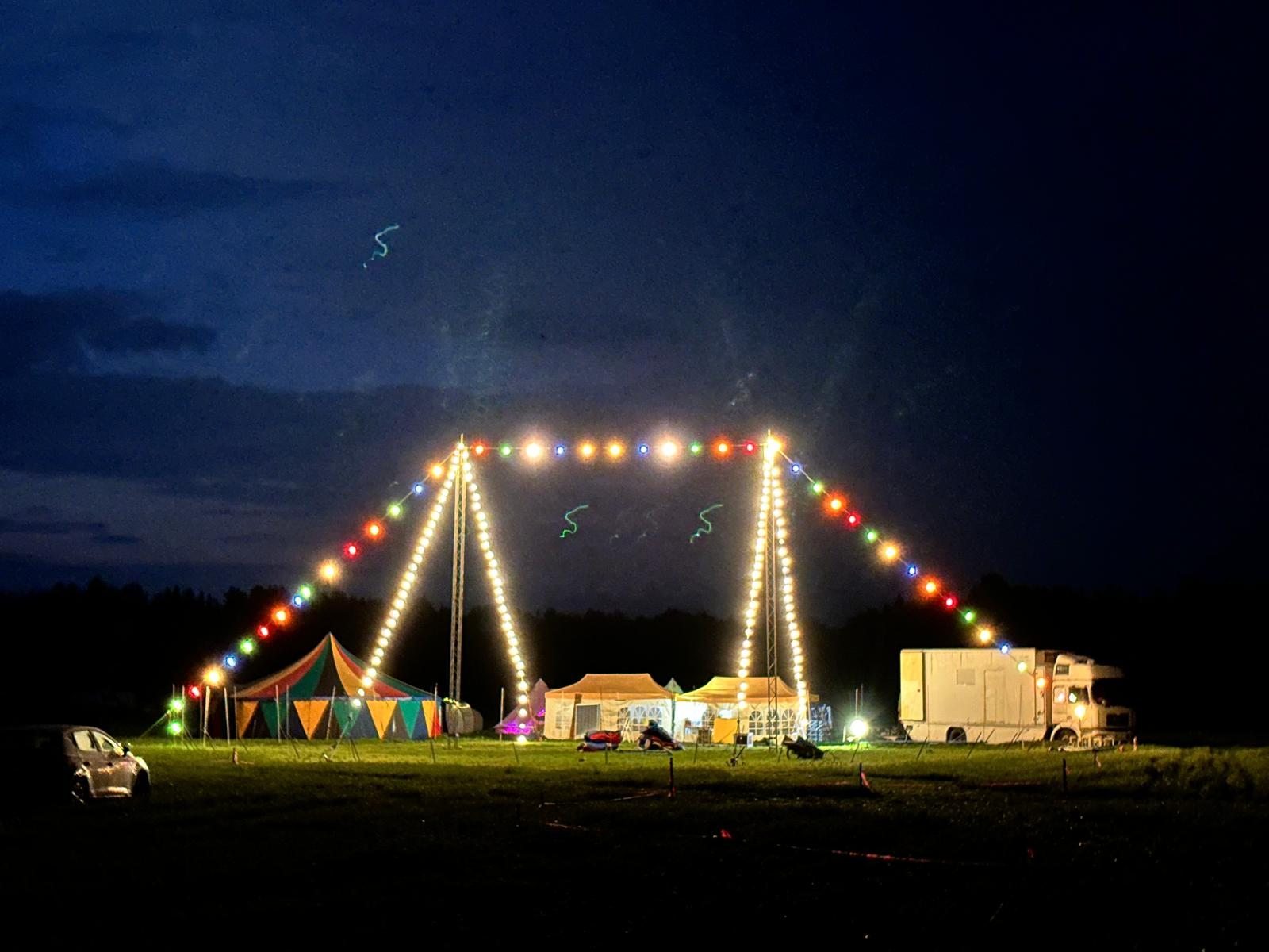 CIRCUS the ANALOG setting up at The Borderland